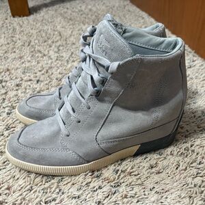 Sorel Out N About Gray Suede Wedge Lace Up Bootie Women’s Size 7.5